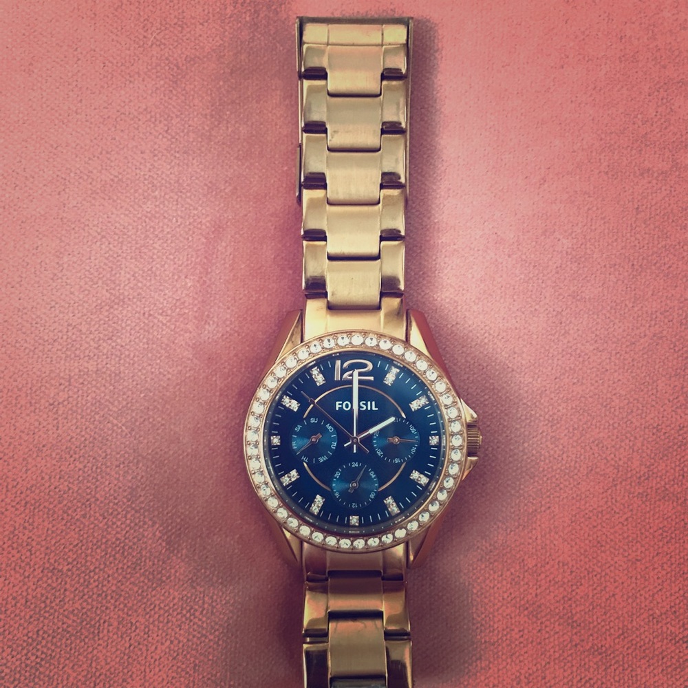 Rose gold fossil watch